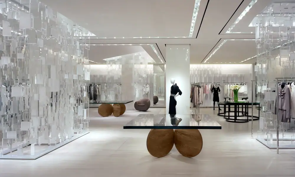HOLT RENFREW — project photograph 1
