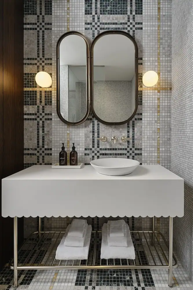 Royal Hotel — project photograph 7