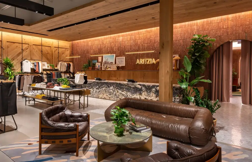 Aritzia Sherway — project photograph 2